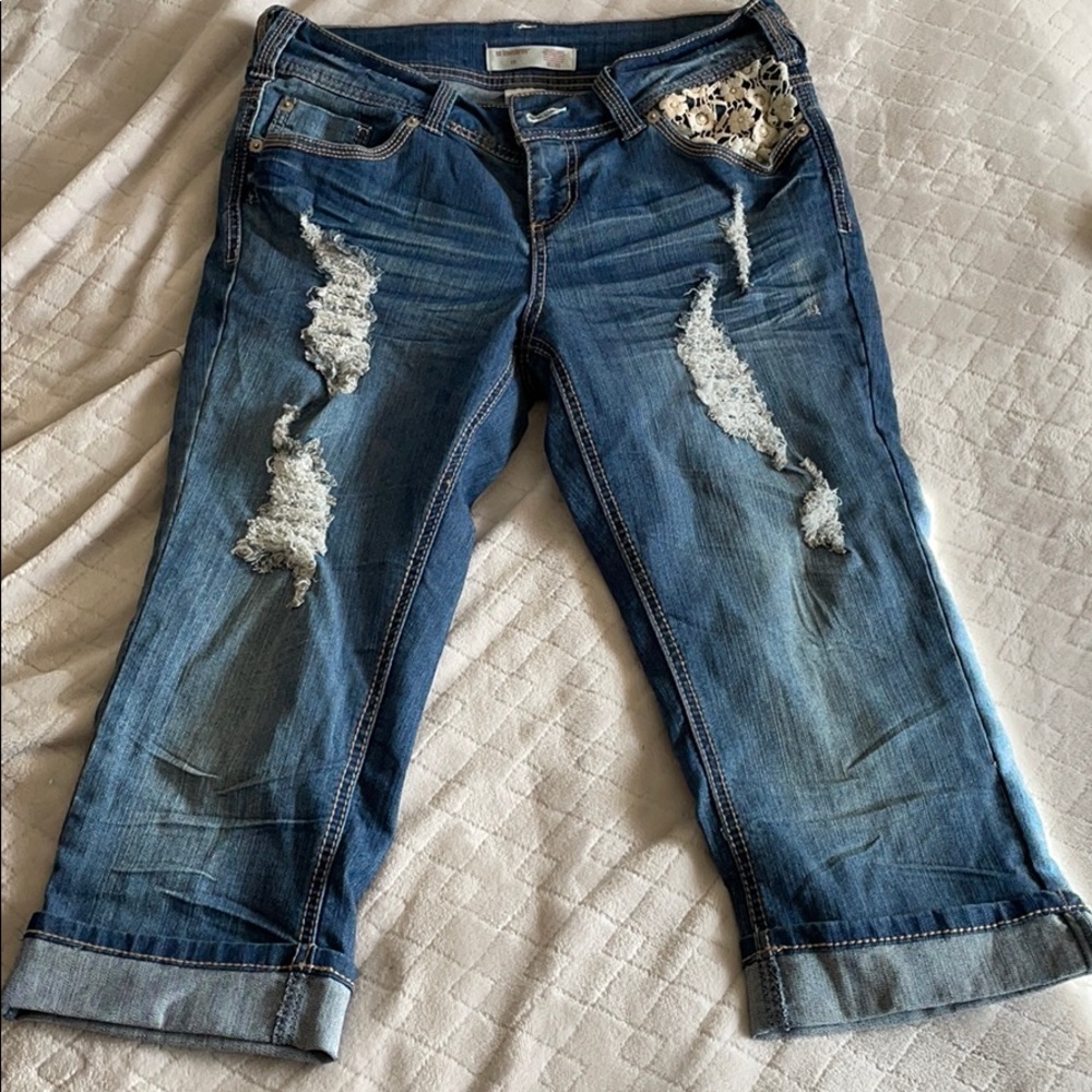 Women’s denim capris
